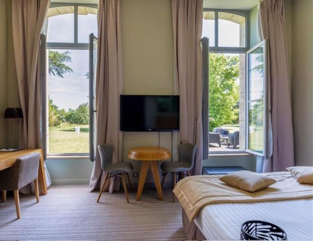 Hotel Et Spa Du Chateau Lagord Esterno foto
